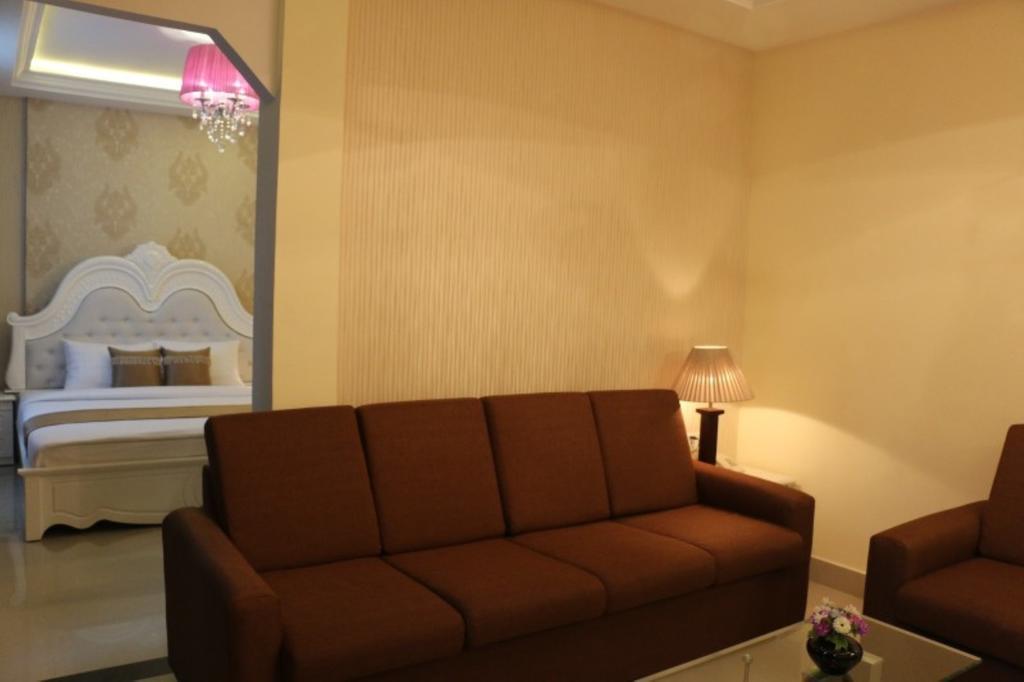 You Eng Hotel Phnom Penh Eksteriør bilde