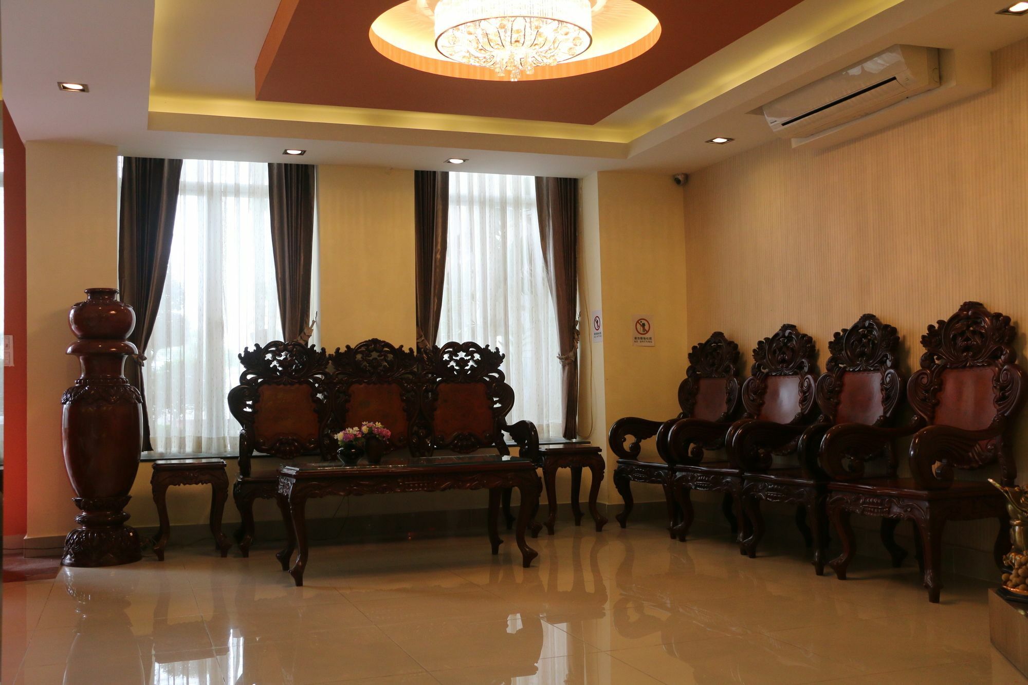 You Eng Hotel Phnom Penh Eksteriør bilde